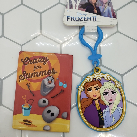 Disney Frozen keychain clip on magnet set Olaf nwt